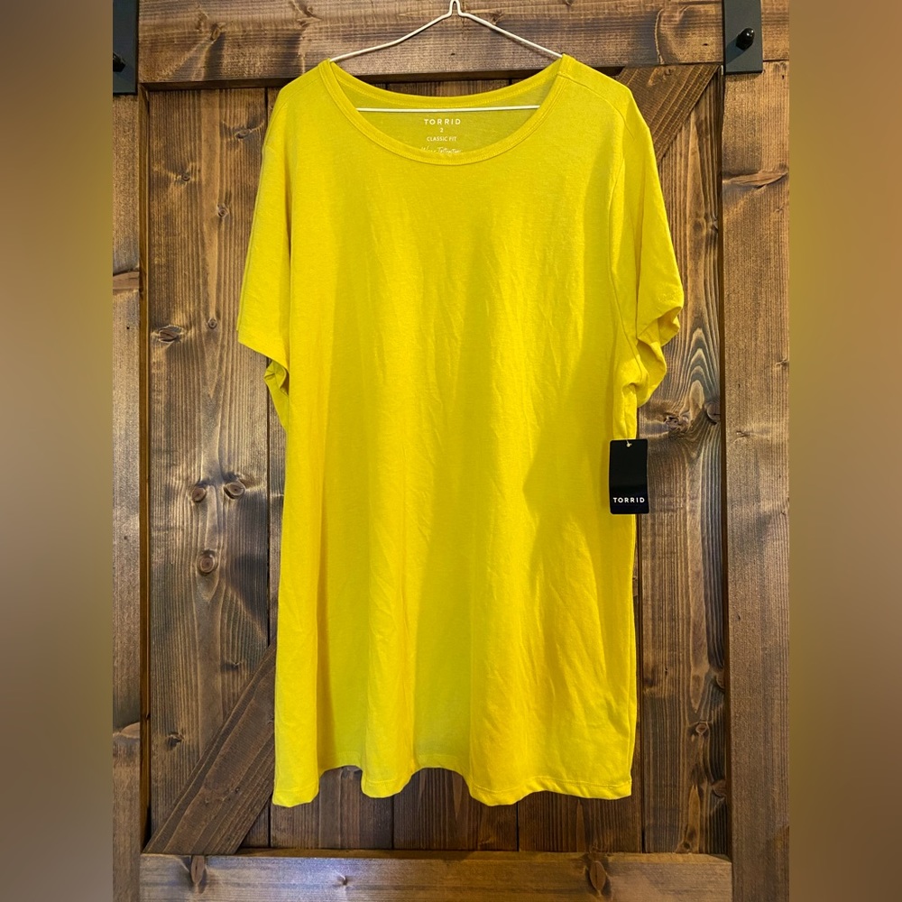 Torrid Classic Fit Yellow Tee, Size‎ 2